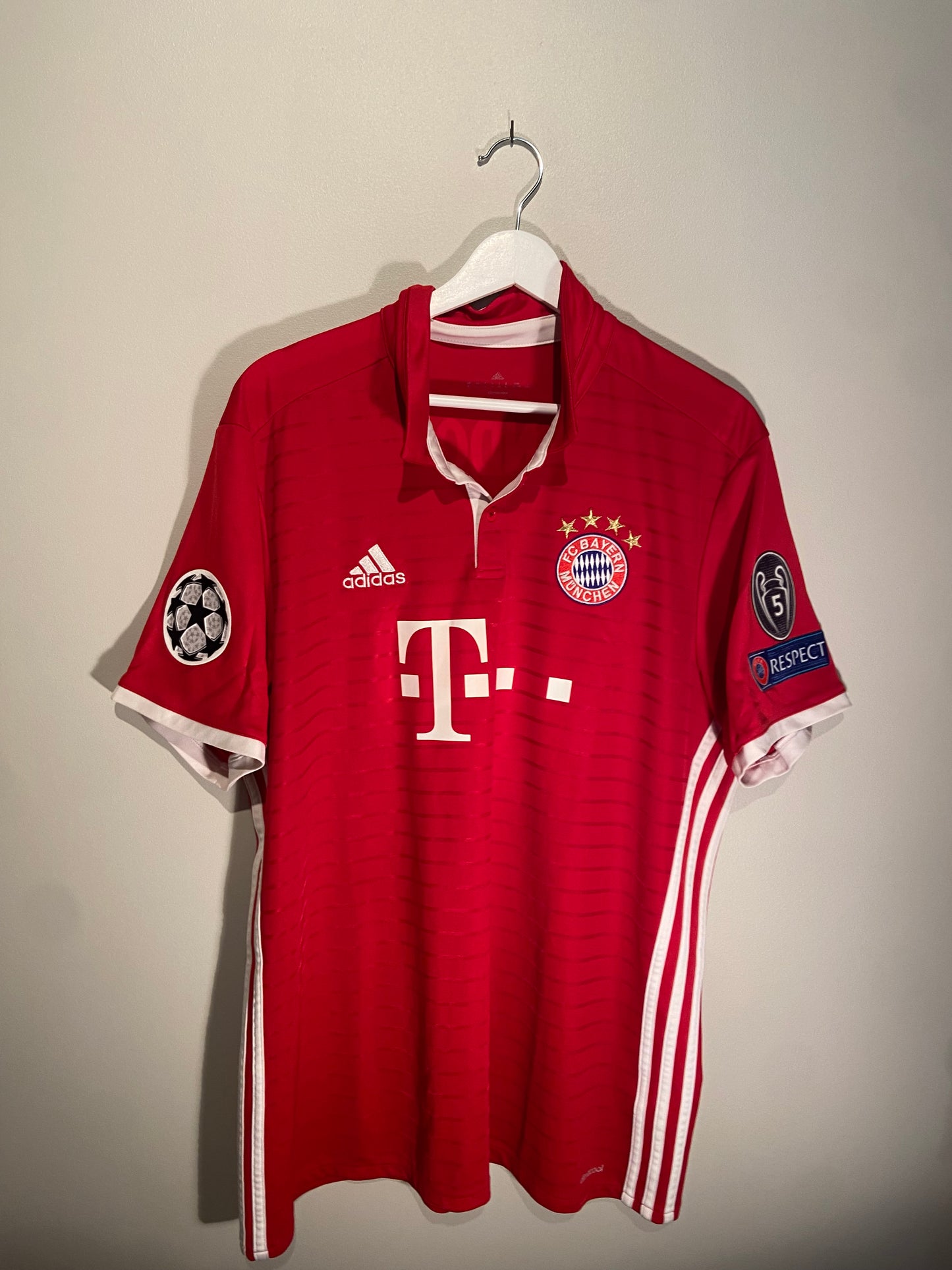 Bayern München home 16/17 #9 Lewandowski (XL) 8/10