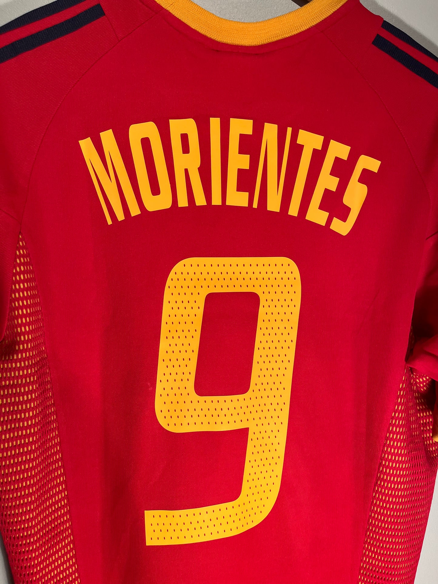 Spain home 2002 #9 Morientes (S) 7/10