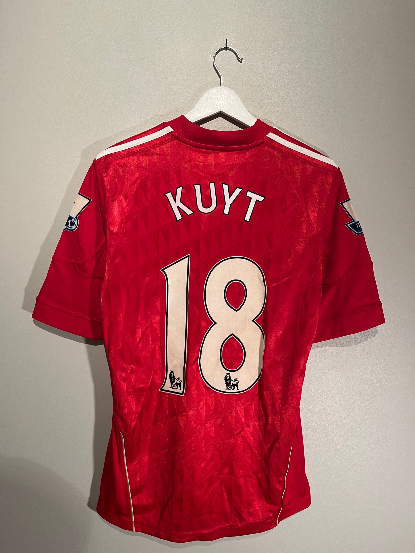 Liverpool home 2010/2012 #18 Kuyt (S) 8/10