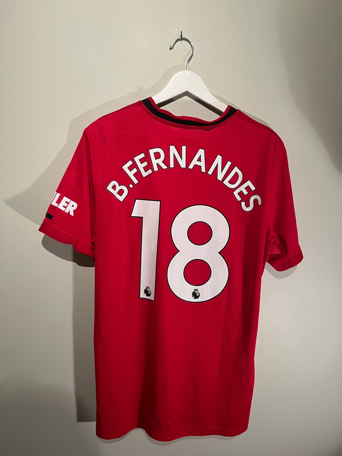 Manchester United home 2019/2020 #18 Bruno Fernandes (L) 8/10