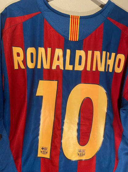 Barcelona home 05/06 #10 Ronaldinho (L) 7/10