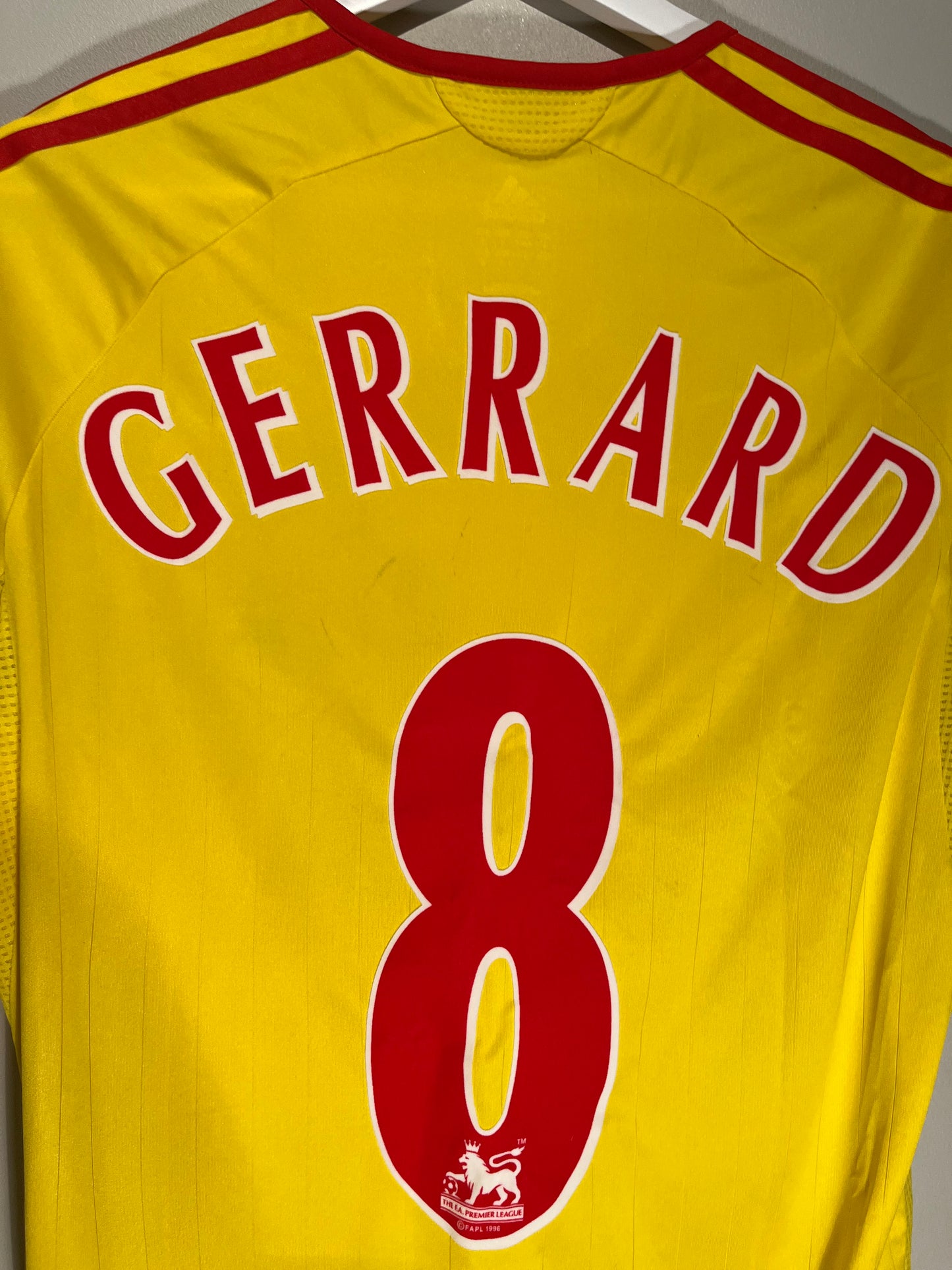 Liverpool away 06/07 #8 Gerrard (S) 7/10