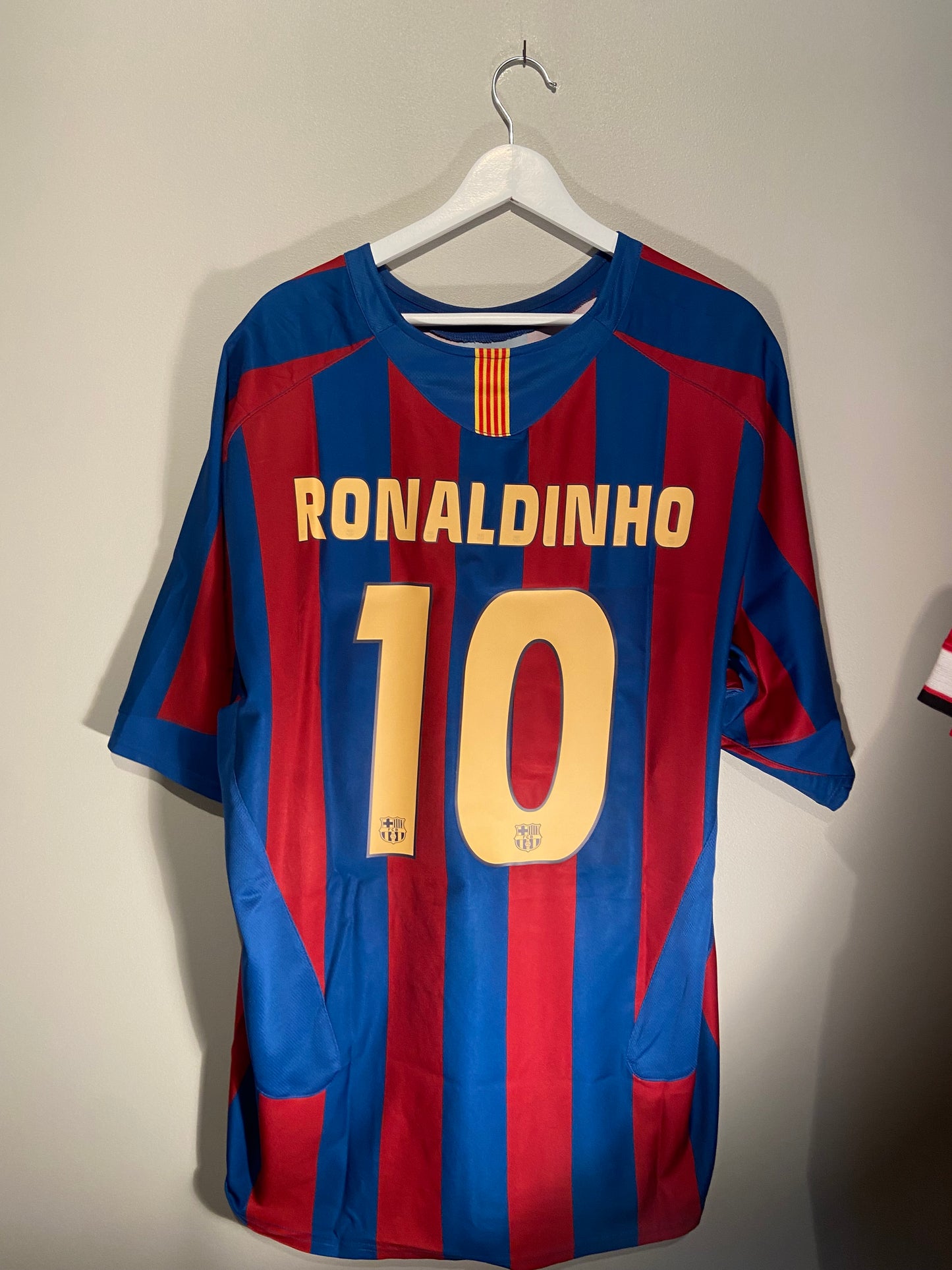 Barcelona home 05/06 #10 Ronaldinho (XXL) 8/10