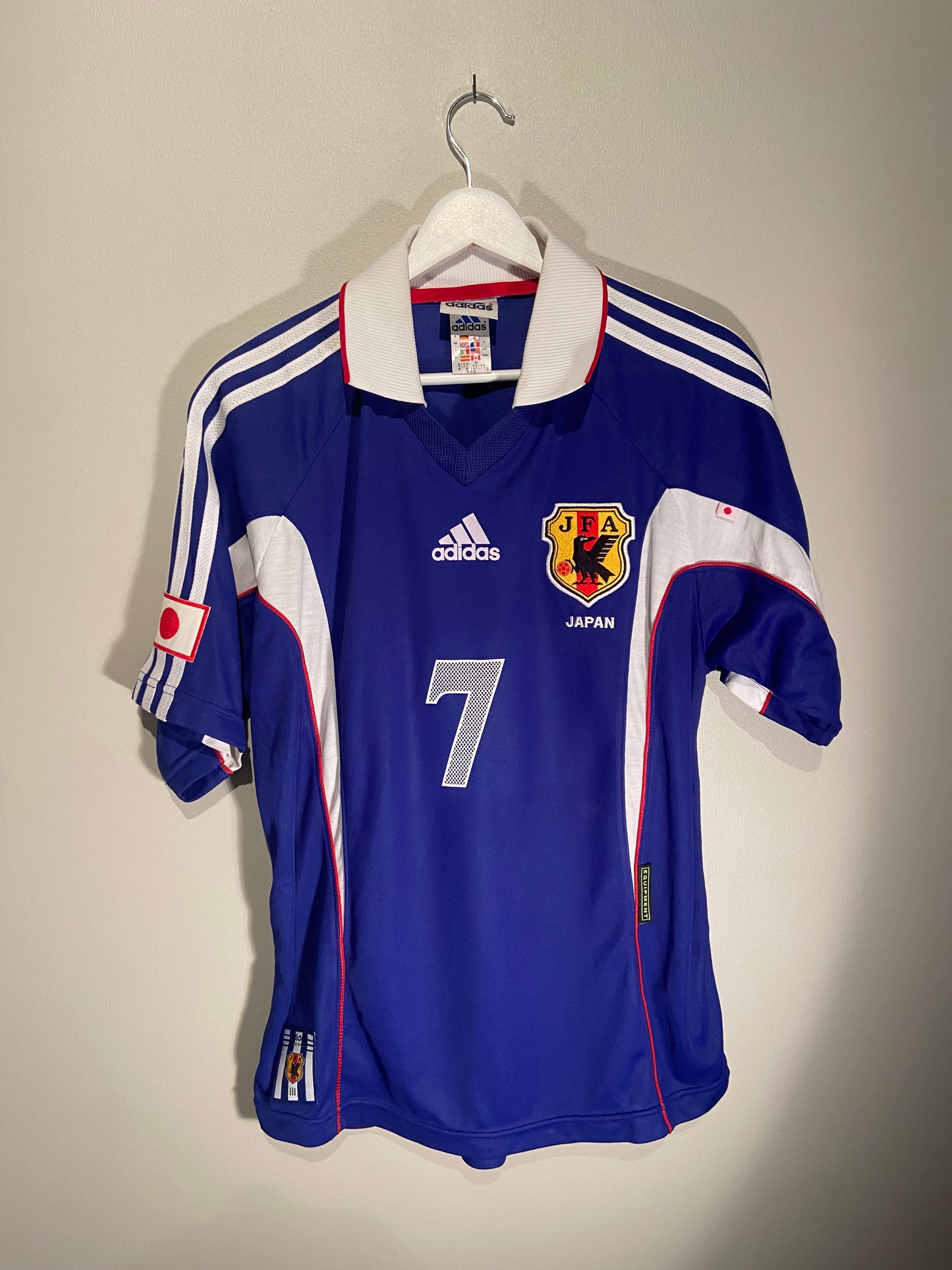 Japan home 00/01 #7 Nakata (M) 8/10