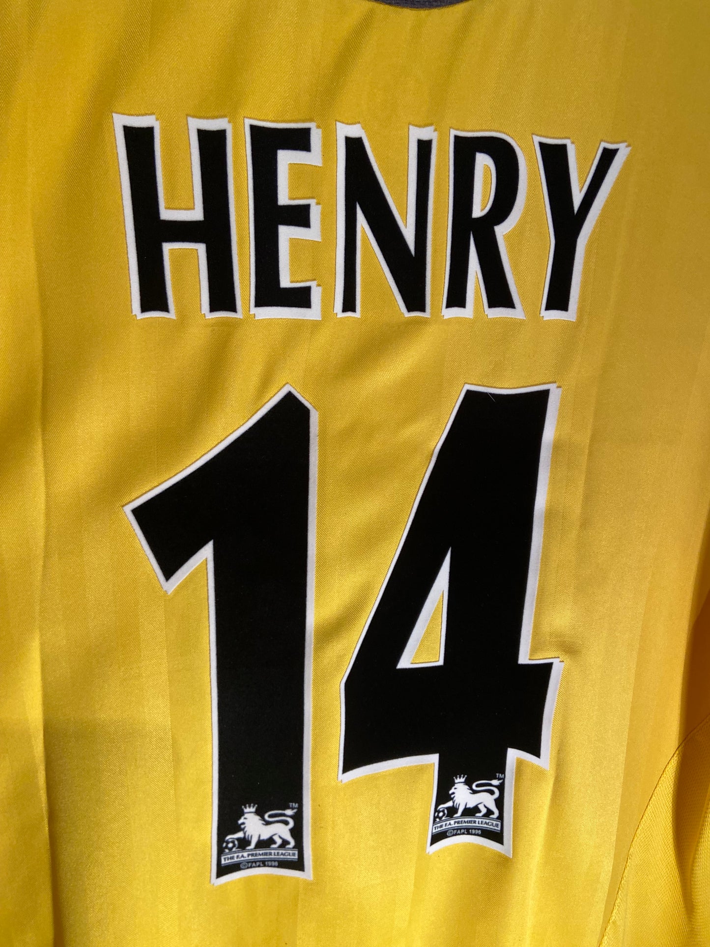 Arsenal away 06/07 #14 Henry(L) 7/10